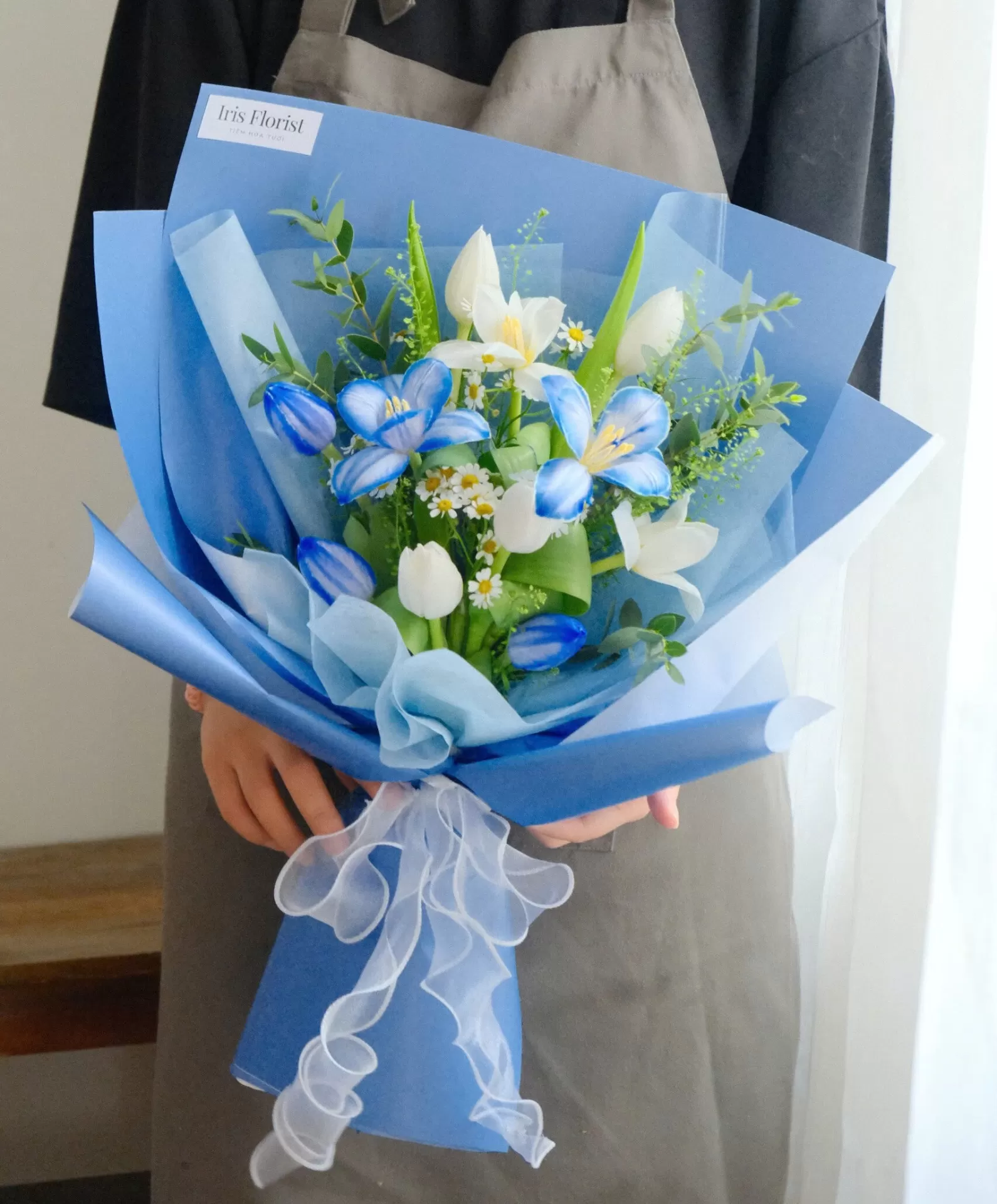 Bó tin nhắn tulip mix Xanh trắng